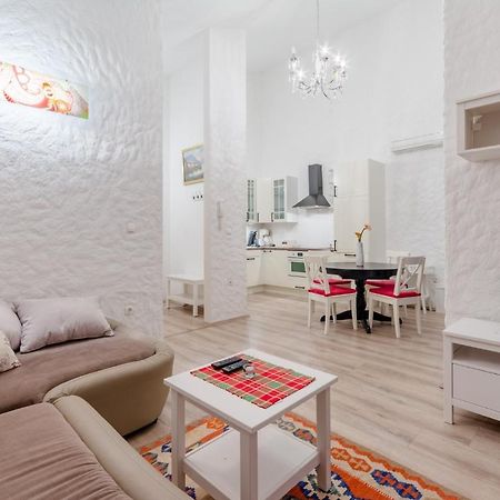 Apartments Villa Kameja Donji Okrug  객실 사진