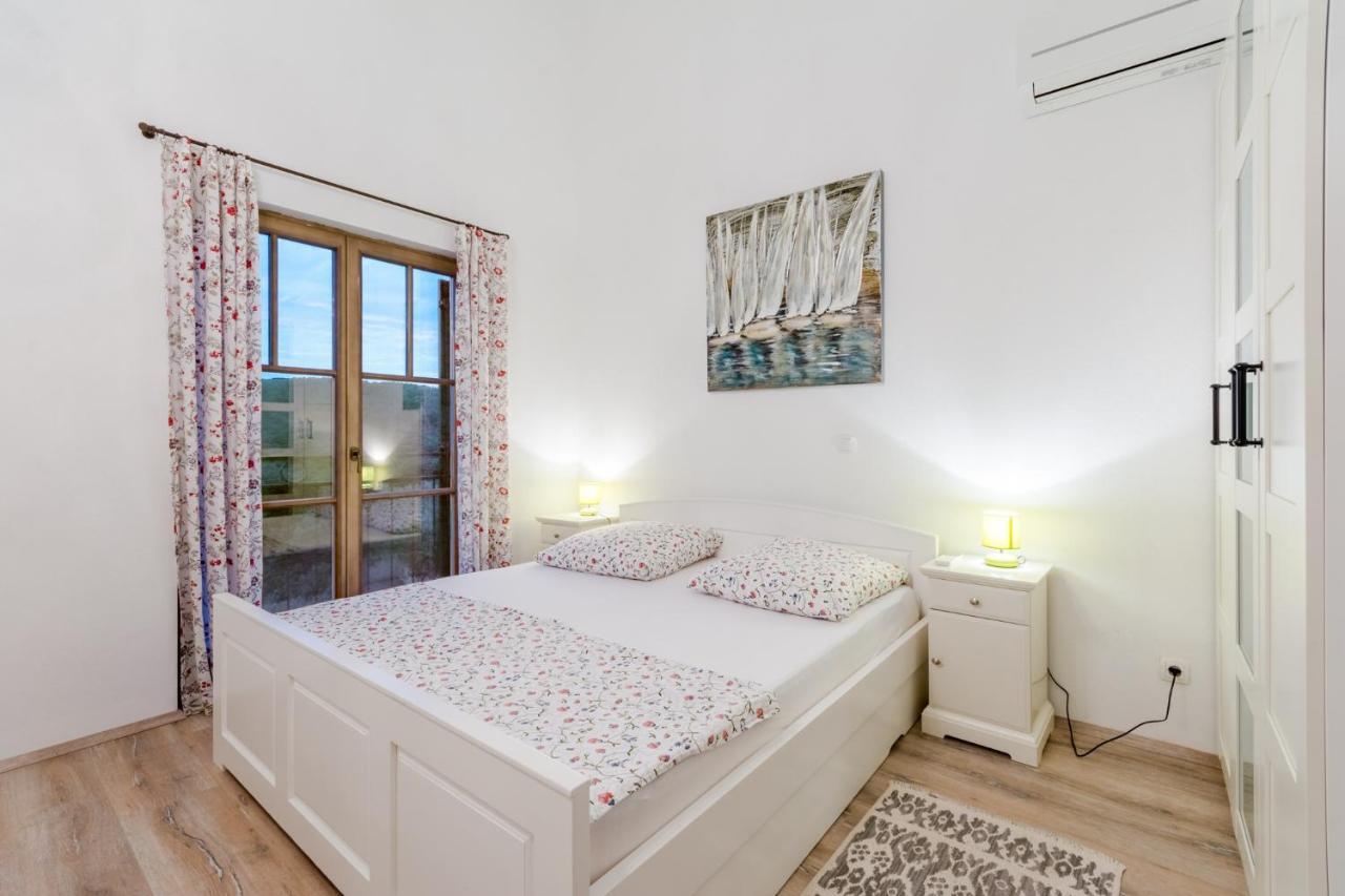 Apartments Villa Kameja Donji Okrug  객실 사진